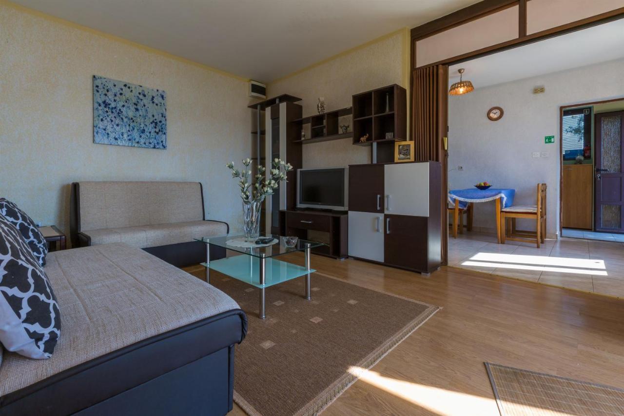 Apartments Dragica Dramalj Exterior photo